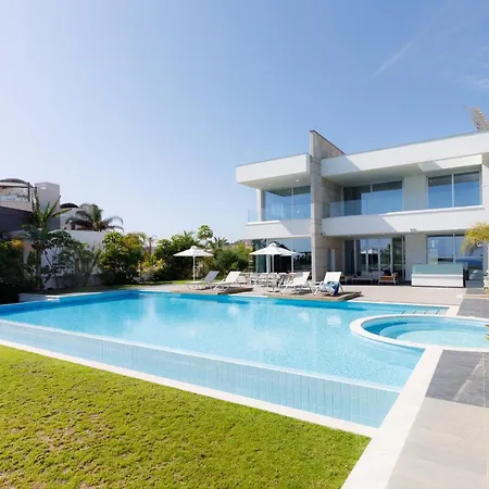 Beachfront Luxury Tranquility Villa *
