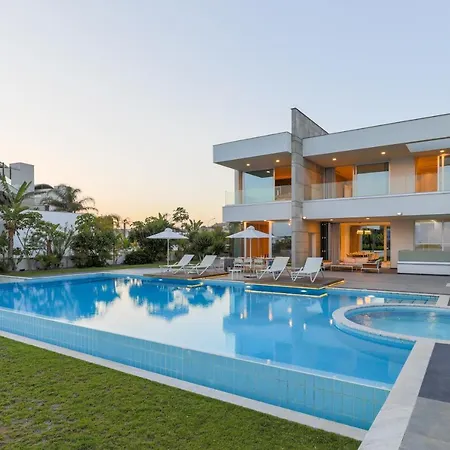 Beachfront Luxury Tranquility