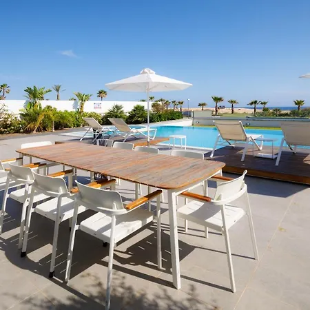 Villa Beachfront Luxury Tranquility *