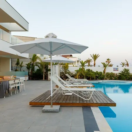 וילה Beachfront Luxury Tranquility *