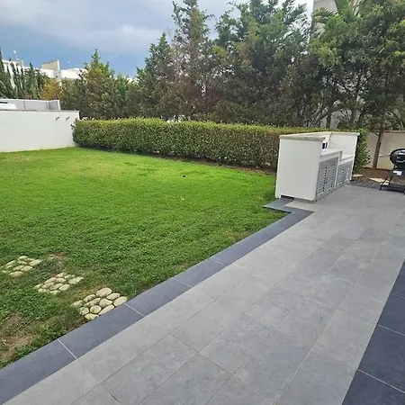 Beachfront Luxury Tranquility איה נאפה