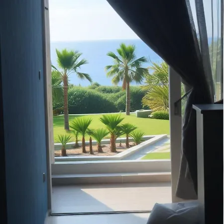 Beachfront Luxury Tranquility