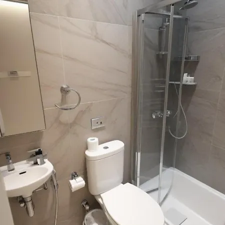 Beachfront Luxury Tranquility * איה נאפה