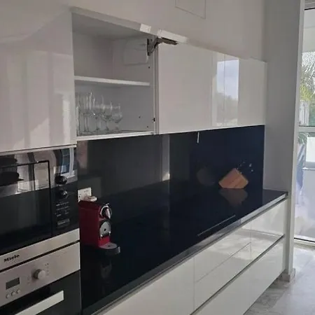 Beachfront Luxury Tranquility וילה *