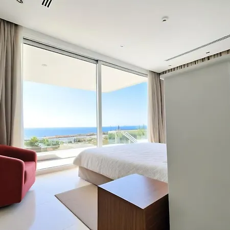 Beachfront Luxury Tranquility