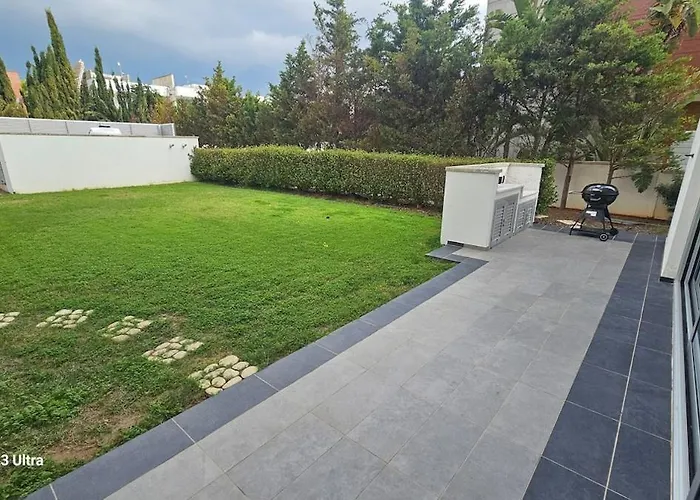 Beachfront Luxury Tranquility アヤナパ