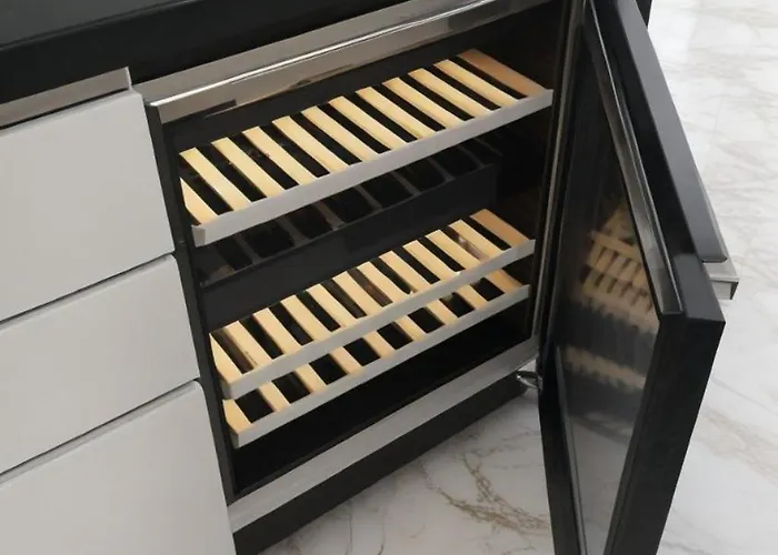 Beachfront Luxury Tranquility アヤナパ