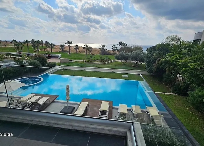 Beachfront Luxury Tranquility