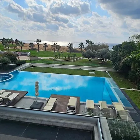 Beachfront Luxury Tranquility