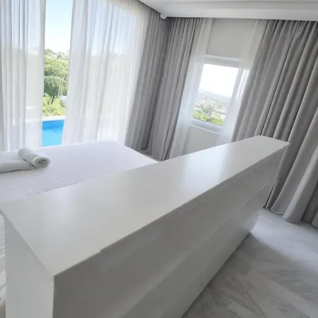 Beachfront Luxury Tranquility 别墅 *